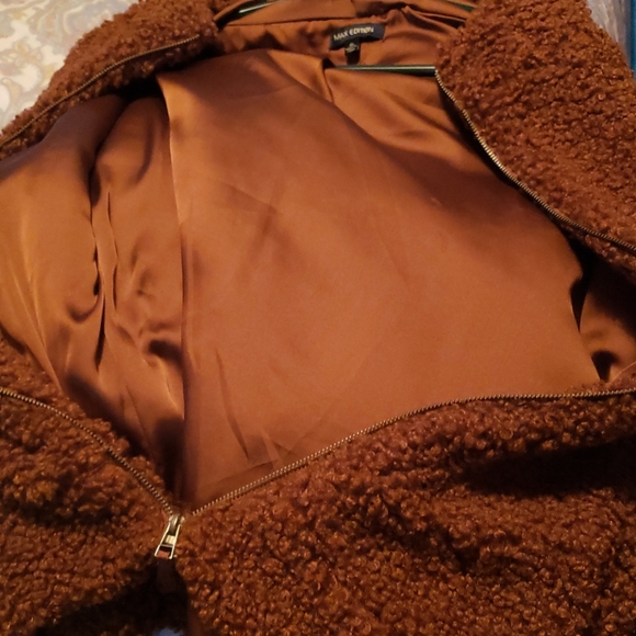 Coat, - Picture 4 of 4